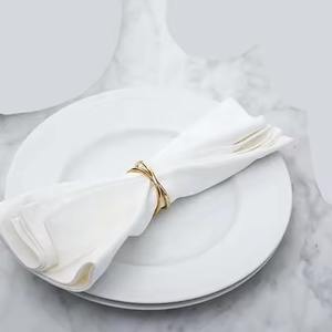 Anneau de serviette en plumes de laiton de Noël pour la décoration de table de mariage et de restaurant - Product Image 2