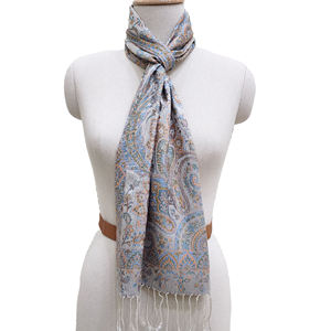 ผ้าพันคอและผ้าคลุมไหล่ไหมพิมพ์ลายดิจิทัลแบบกำหนดเอง 100% ผ้าไหม สำหรับฤดูใบไม้ร่วง ผ้าคลุมคอความยาวปานกลาง สไตล์แจ็คการ์ด สำหรับผู้หญิง - Product Image 6