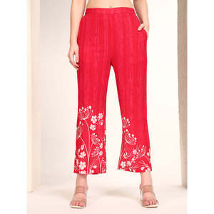 Deebaco Women's Red Floral Printed 2-Piece Co-Ord SetTunic With Ankle Length Pants Pleated Detail Loose Fit Casual Outfit - Product Image 3