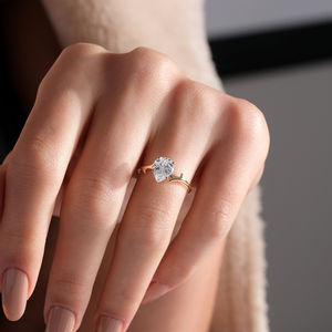 Star Dust 14K Solitario de oro sólido Pera Moissanite Diamante Compromiso Anillo de promesa para bodas Aniversarios Joyería fina - Product Image 2