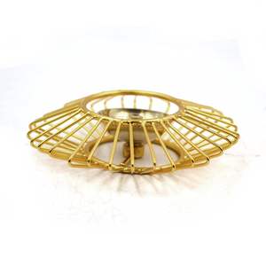 Lampe à huile décorative en laiton Akhand avec support, finition dorée, Diya traditionnel pour la Puja, la maison, le temple, la décoration spirituelle de Diwali - Product Image 3