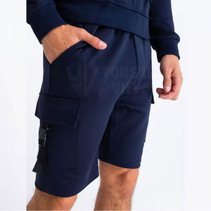 Ensemble short à capuche uni imprimé de style simple et unique pour homme Vêtements décontractés grande taille pour l'été en vente - Product Image 4