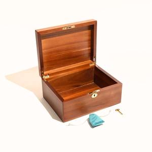 Caja de Joyería de Madera Hecha a Mano de Lujo con Acabado Liso - Product Image 5