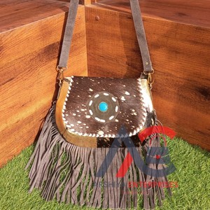 Nuevo Hair On Hide Metallic Fur Leather Crossbody Bags Estilo occidental Suede Leather Fringes Middle Stone Sling Monedero Mujeres Regalos - Product Image 1