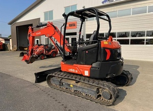 รถขุดขนาดเล็กคูโบต้า U55-5 ประสิทธิภาพสูง แบบไม่มีการหมุนศูนย์กลาง น้ำหนัก 5.5 ตัน ขับเคลื่อนด้วยเครื่องยนต์ดีเซล พร้อมเกียร์ PLC และห้องโดยสารดีลักซ์ - Product Image 2