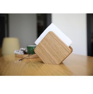 Porte-serviettes en bois écologique de qualité supérieure pour serviettes en papier et en tissu ou organisateur de table disponible à la vente - Product Image 1