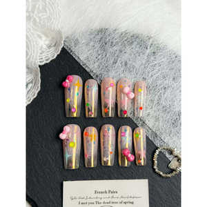 Les faux ongles Glitterland ajoutent une beauté scintillante à vos doigts - Product Image 1