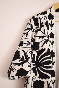 Robe kimono courte matelassée pour femme en coton brodé Suzani à imprimé floral, anti-plis, coupe trapèze, style plage - Product Image 4