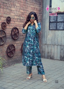 Designer Roman Silk Foil Printed Co-Ord Set pour les femmes à la demande Dernière mode indienne et pakistanaise avec vente de travaux de broderie - Product Image 4