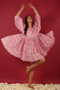 Tendance confortable imprimé naturel personnalisé col en V Maxi robes pour les femmes portant des articles décontractés à manches courtes/manches longues - Product Image 3