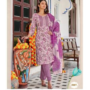 High On Demand Summer Wear Casual <b>Kurti</b> for Women Outer Wear Available at Wholesale Prices from India - Product Image 1