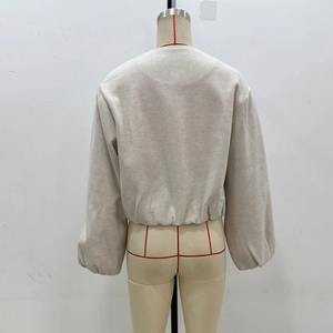 แจ็คเก็ตบอมเบอร์ขนแกะสำหรับผู้หญิง ฤดูหนาว 2025 ซิปนุ่ม กันลม เป็นมิตรกับสิ่งแวดล้อม แขนยาว แบบครอป - Product Image 5