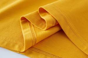 Ringer T-shirt en polyester tricoté pour homme-Coupe confortable et décontractée avec tissu respirant et poche élégante pour femme moderne - Product Image 4