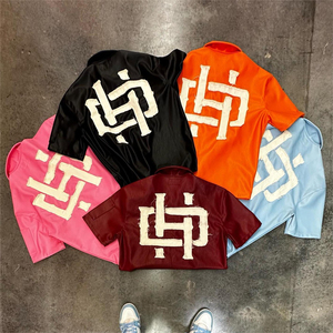 Camiseta OEM con logotipo personalizado para hombre, chaqueta bomber de cuero con cremallera, camiseta de manga corta para hombre con parche bordado, camiseta de cuero PU para hombre - Product Image 2