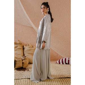 Conjunto de Traje para Mujer, Camisa - Product Image 3
