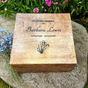 Urna para cenizas humanas, cremación funeraria de madera hecha de madera de mango, ataúd personalizado para cenizas humanas a medida con láser - Product Image 4