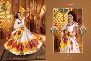 ชุดเดรสผ้าคอตตอนลายดอกแบบคลาสสิกลาย lehenga choli ผ้าคอตตอนปักลวดลายยาวถึงพื้นสีลูกกวาดสำหรับเทศกาล - Product Image 4