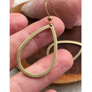 Pendientes colgantes de Latón chapado en oro de 18 quilates al por mayor, joyería de moda hecha a mano para bodas - Product Image 1