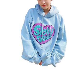 Sweat à capuche avec logo coeur brodé en chenille pour femmes 100% coton à manches longues surdimensionné vêtements d'hiver décontractés avec logo avant - Product Image 2