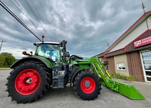 Fendt 724 Vario Tractor con cargador Equipo agrícola a la venta - Product Image 4