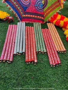 แท่งไม้ของ Dandiya ทำด้วยมือสีตามสั่งแท่งไม้สำหรับฉลองเทศกาล Navratri ขนาด14นิ้ว - Product Image 5