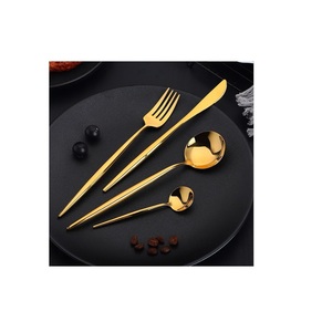 Couverts en métal faits à la main de qualité supérieure couverts fourchette cuillère en acier inoxydable plaqué or nouveau design avec un nouveau look élégant - Product Image 1