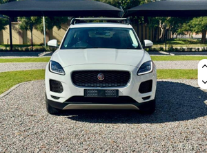 Jaguar E-Pace D150 AWD 2019 d'occasion en excellent état - à vendre - Product Image 2