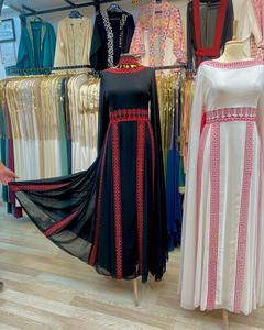 Abaya de luxe de qualité supérieure inspirée de Dubaï à manches longues anti-rides avec des perles lourdes Travail artisanal en soie pour adultes Occasion de prière - Product Image 2