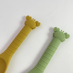 Juego de tenedor y cuchara de silicona para bebés, utensilios de alimentación para niños pequeños de calidad alimentaria, punta suave, fácil de limpiar - Product Image 5