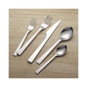 Vaisselle décorative et unique à demi-trou torsadé Ustensiles plaqués argent Ensemble de couverts Fourchettes Cuillères Couteaux Couverts en acier - Product Image 5