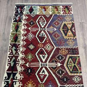 Tapis Kilim turc 2,6x12,8 pi (80x390 cm), tapis vintage à motifs floraux rouges - Product Image 4
