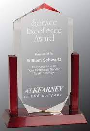 Elegante premio de madera y acrílico: una mezcla única de belleza natural y diseño moderno perfecto para cualquier celebración - Product Image 6