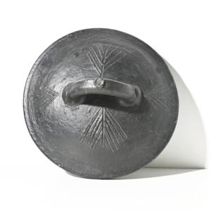 Prix de gros Poêle en argile noire non émaillée naturelle et écologique avec fond rouge pour la cuisine Ustensile Tawa de type gril à gaz - Product Image 3