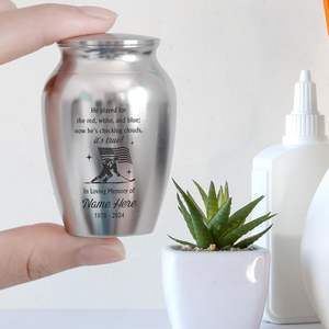 Mini urne de hockey sur glace personnalisée pour les cendres humaines Cadeaux de souvenir pour les cendres humaines dans la mémoire d'amour Taille personnalisée argent - Product Image 3