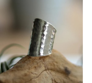 แหวนกว้างแบบปรับได้สีเงิน925ค้อนทำด้วยมือสำหรับผู้หญิงผู้ชายสัญลักษณ์คริสเตียน - Product Image 1