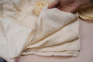 Vente en gros de serviettes MIMI en mousseline de soie 100% de haute qualité 30x30cm tissé de haute qualité du fabricant vietnamien - Product Image 5