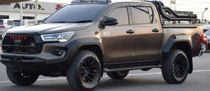 Toyota Hilux Double Cab Truck 4X4 Livraison rapide Occasion en bon état Prêt à être expédié Conduite à gauche avec caméra arrière - Product Image 3