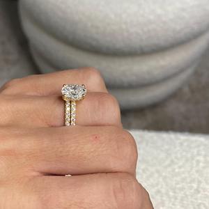 Bague de fiançailles en or plaqué 18 carats avec diamant ovale de 2,50 carats F VVS2 VVS1 cultivé en laboratoire, certifié IGI, ensemble de luxe pour mariée - Product Image 2