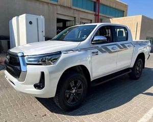 Toyota Hilux Xtra Cab Invincible 2025 d'occasion, conduite à gauche, SUV, sièges en tissu, 7 places, transmission automatique, en bon état - Product Image 1