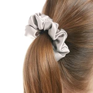 Suave logotipo personalizado elástico 100% seda lazos para el cabello accesorios para el cabello para mujeres OEM Scrunchy lazo para el cabello hecho en Vietnam - Product Image 3