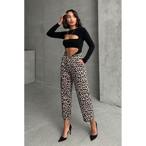 Pantalones y Trajes Estampados para Mujer - Product Image 5
