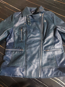 Vestes en cuir véritable multi-poches personnalisées veste en cuir véritable de mode courte longueur en gros vestes d'hiver pour femmes - Product Image 2