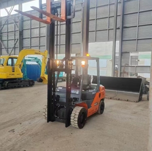 รถยกมือสองโตโยต้า7ตันรถยกดีเซลมือสองอุปกรณ์จัดการวัสดุคุณภาพดีบรรจุพาเลทเครื่องยนต์ - Product Image 3