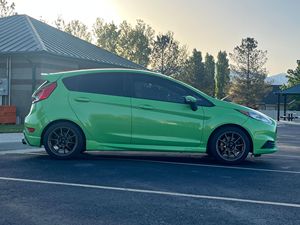 FORD FIESTA ST 2015, TOUTES OPTIONS, PROPRE ET SOIGNÉMENT UTILISÉ, À VENDRE - PRÊT À ÊTRE EXPÉDIÉ - LIVRAISON PORTE À PORTE - Product Image 3