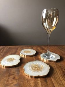Magnifique caboteur en résine fait à la main, parfait pour protéger les tables tout en améliorant la décoration intérieure avec des motifs artistiques - Product Image 4