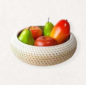 Bol à fruits rond en rotin de créateur Cadeaux de Noël Couleur marron Plats de rangement Ustensiles de cuisine Bol de service alimentaire en rotin en Inde - Product Image 6