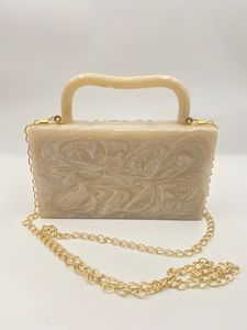 Bolso de Mano Étnico de Resina con Solapa Magnética, Duradero y Moderno para Fiestas - Product Image 6