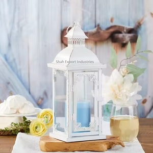 Lanterne en fer design élégant blanc fini pour la maison vaisselle de noël lanterne à bougie décorative en métal et verre - Product Image 1
