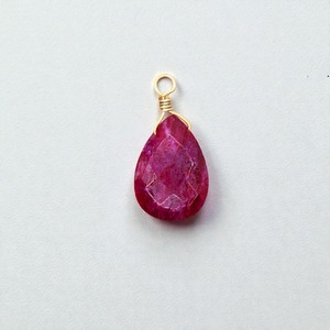 Pendentif en rubis teinté en forme de larme naturelle, pierre précieuse facettée, fil d'or enveloppé, charme pour la fabrication de bijoux, composant de collier DIY, vente en gros - Product Image 1