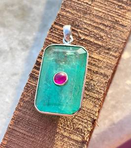 Pendentif de luxe en cristal émeraude et rubis en argent sterling 925 bijoux fins pour femmes pendentif en cristal émeraude et rubis fabriqué à la main - Product Image 2